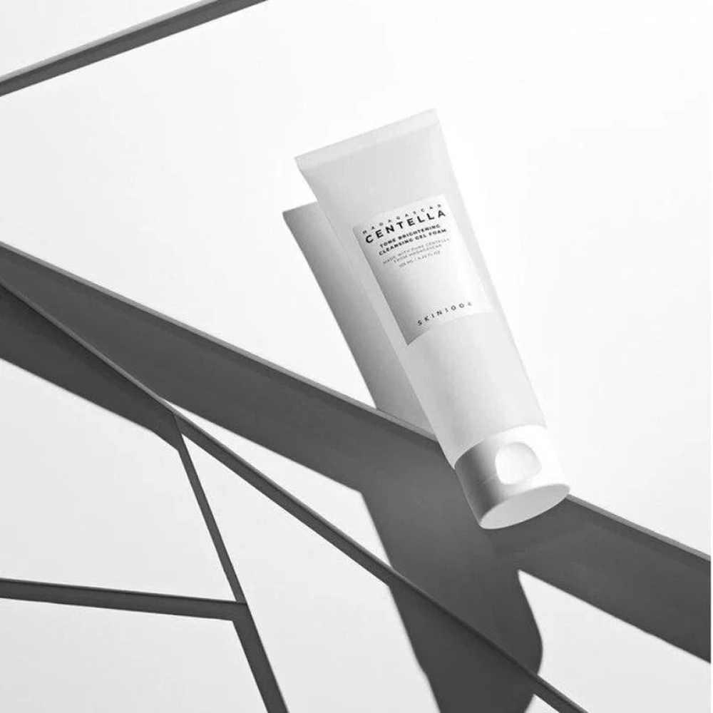 Skin1004 Madagascar Centella Tone Brightening Cleansing Gel Foam 125ml